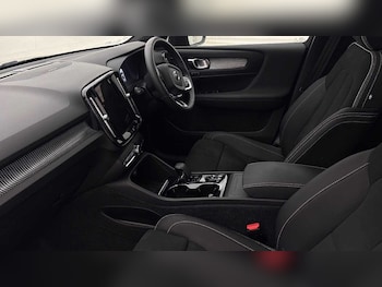 Used Volvo XC40 2023 for sale - 79217169: Photo