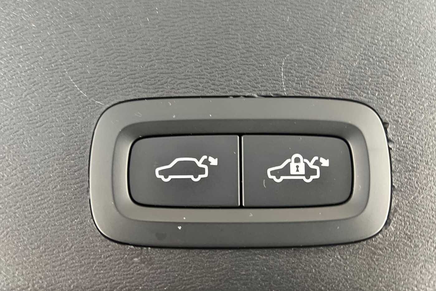 Used Volvo XC40 2021 for sale - 76652344: Photo 22