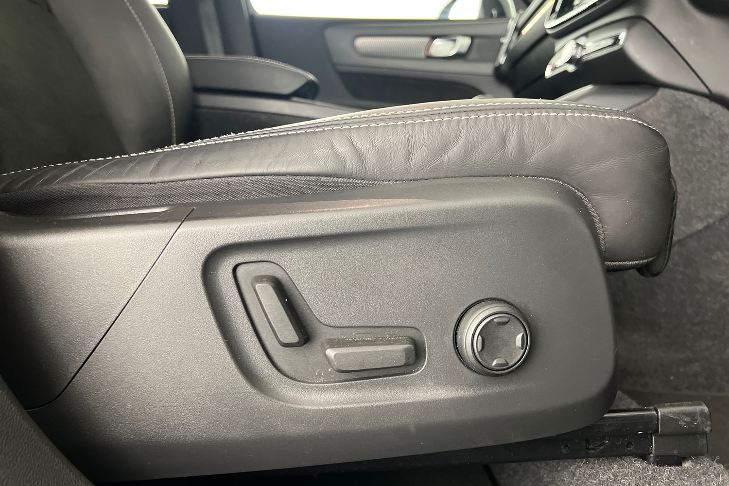 Used Volvo XC40 2021 for sale - 76652344: Photo 30