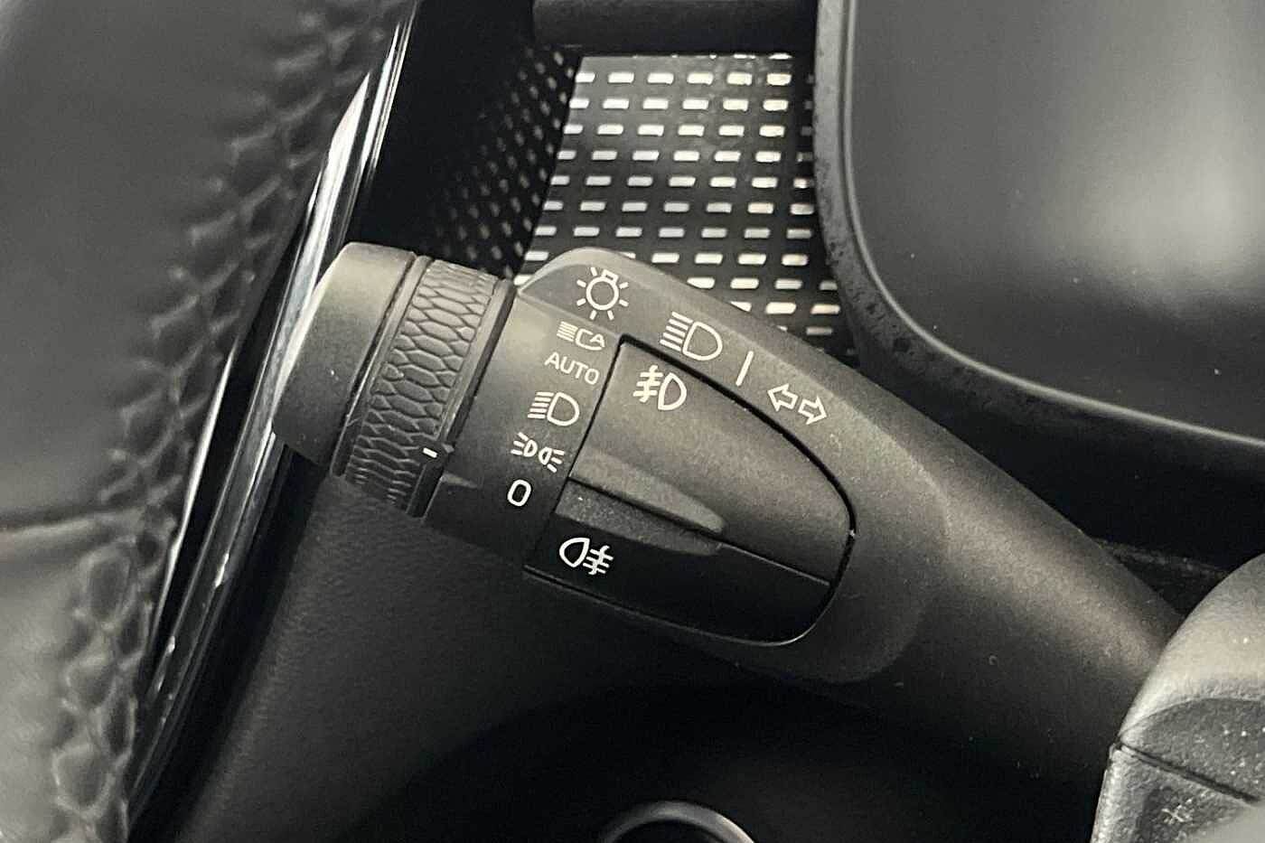 Used Volvo XC40 2021 for sale - 76652344: Photo 31