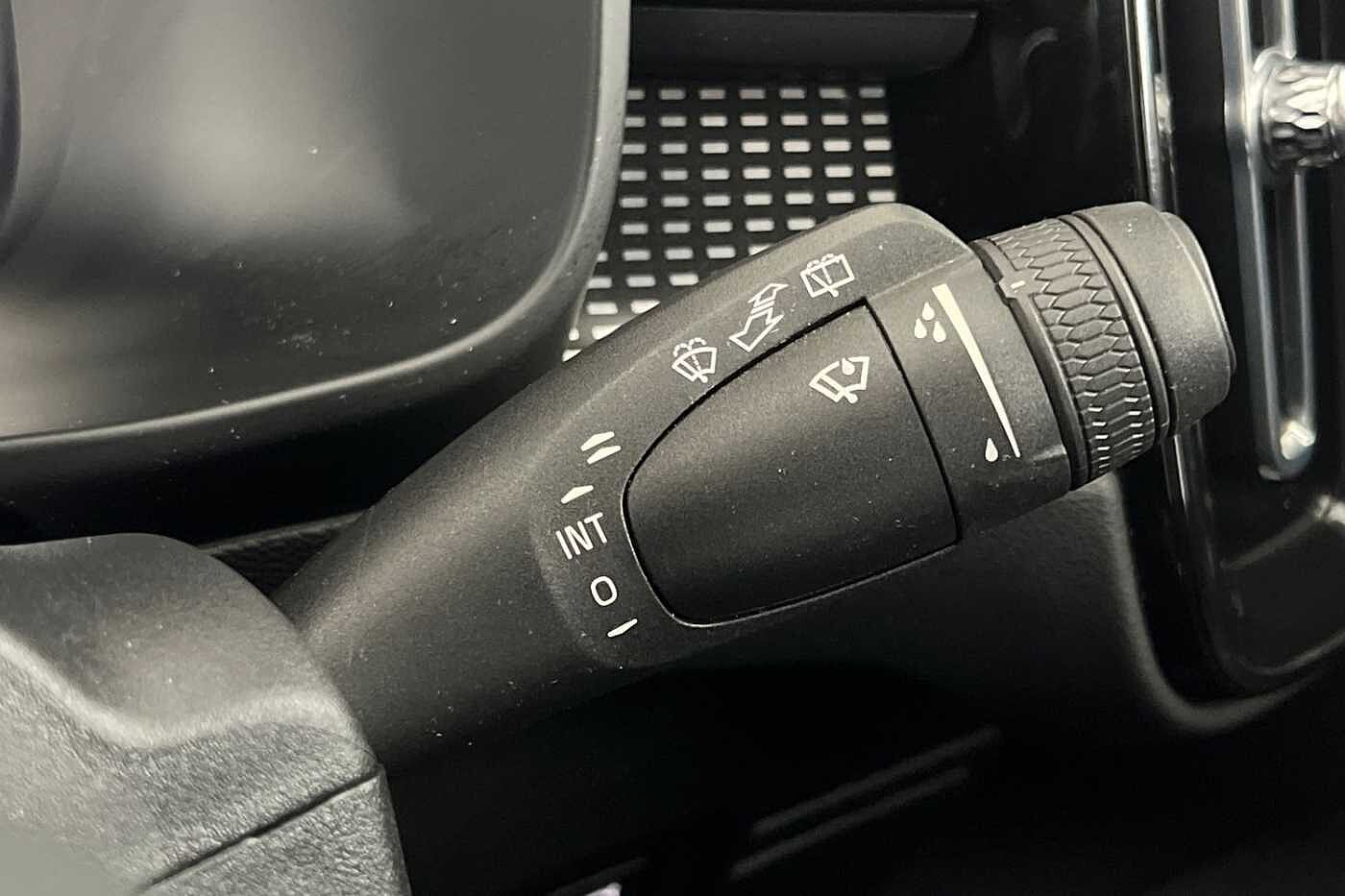 Used Volvo XC40 2021 for sale - 76652344: Photo 32