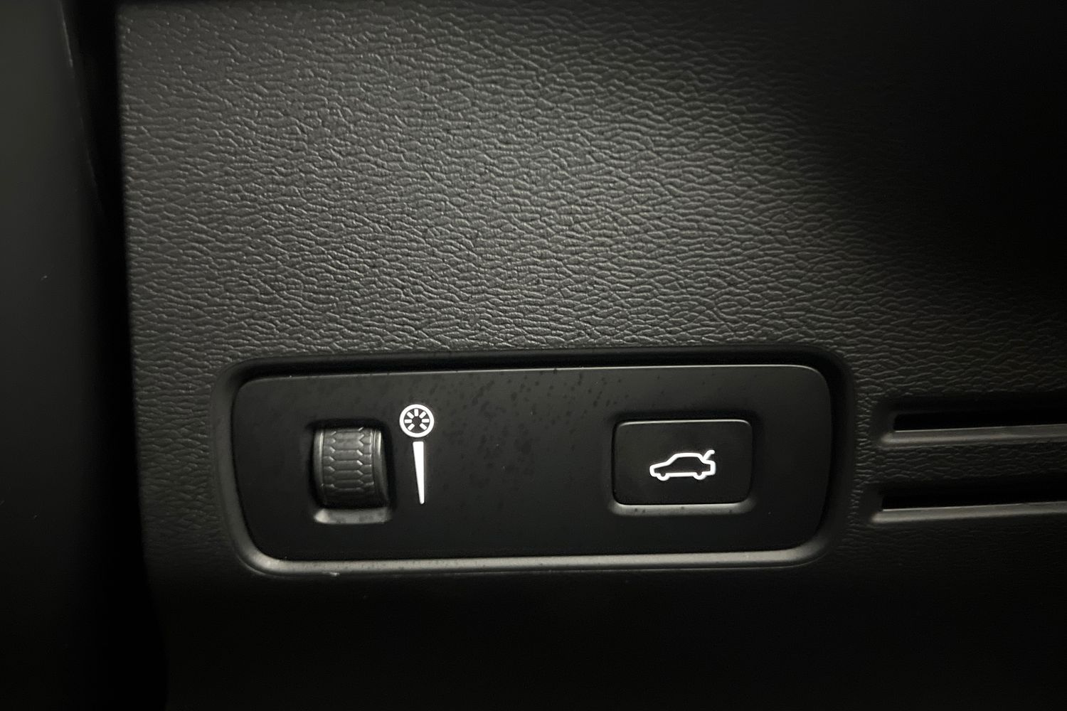 Used Volvo XC40 2021 for sale - 76652344: Photo 38