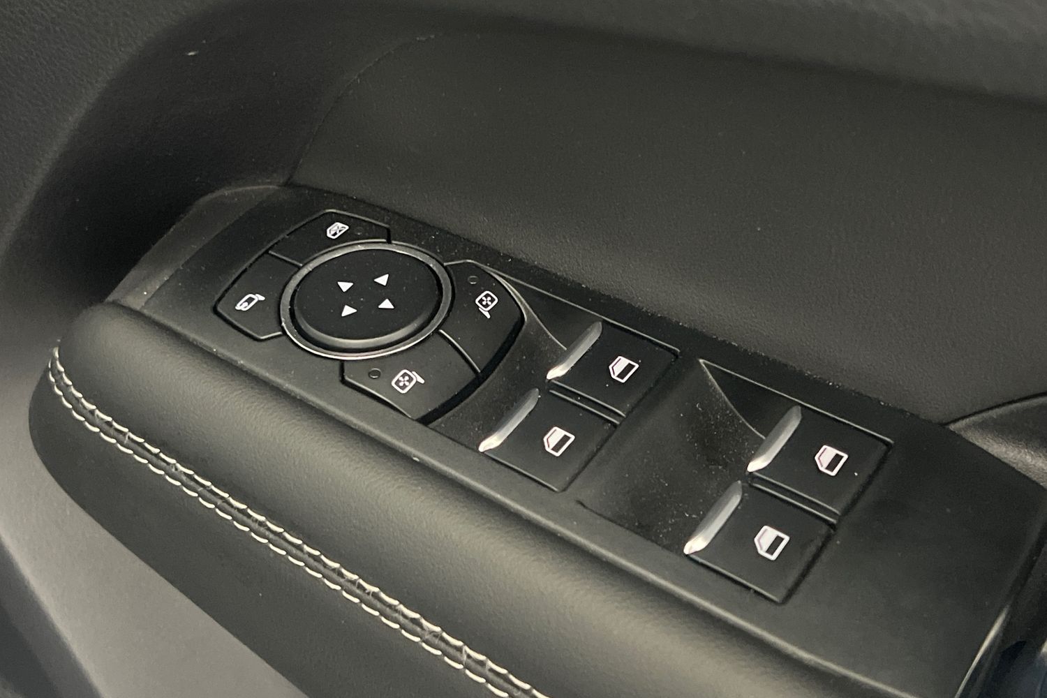 Used Volkswagen Amarok 2023 for sale - 77803769: Photo 28