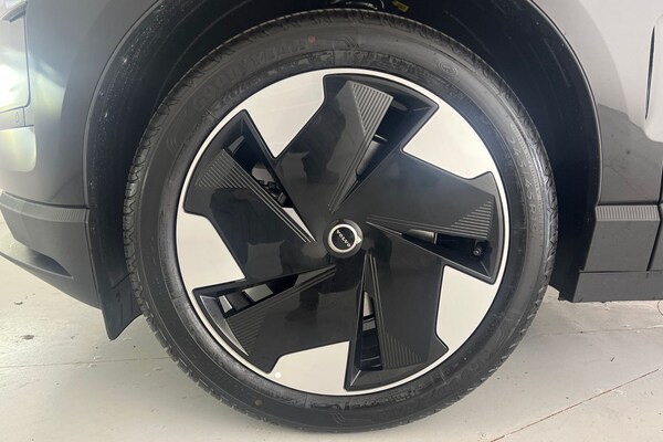 Used Volvo EX30 2025 for sale - 76254867: Photo 5