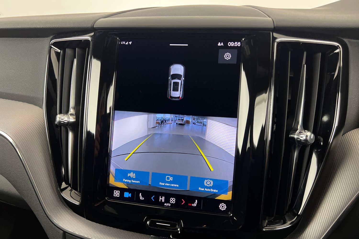 Used Volvo XC60 2022 for sale - 76796346: Photo 16