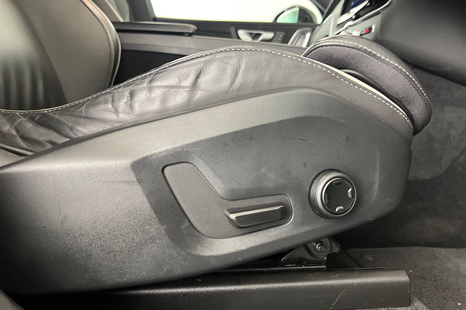 Used Volvo XC60 2022 for sale - 76796346: Photo 30