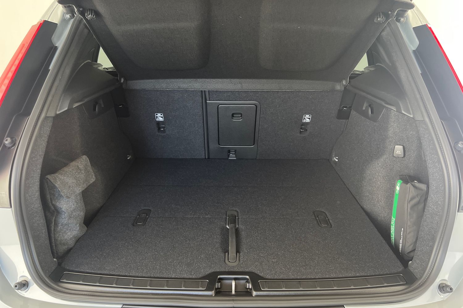 Used Volvo XC40 2025 for sale - 76221703: Photo 8