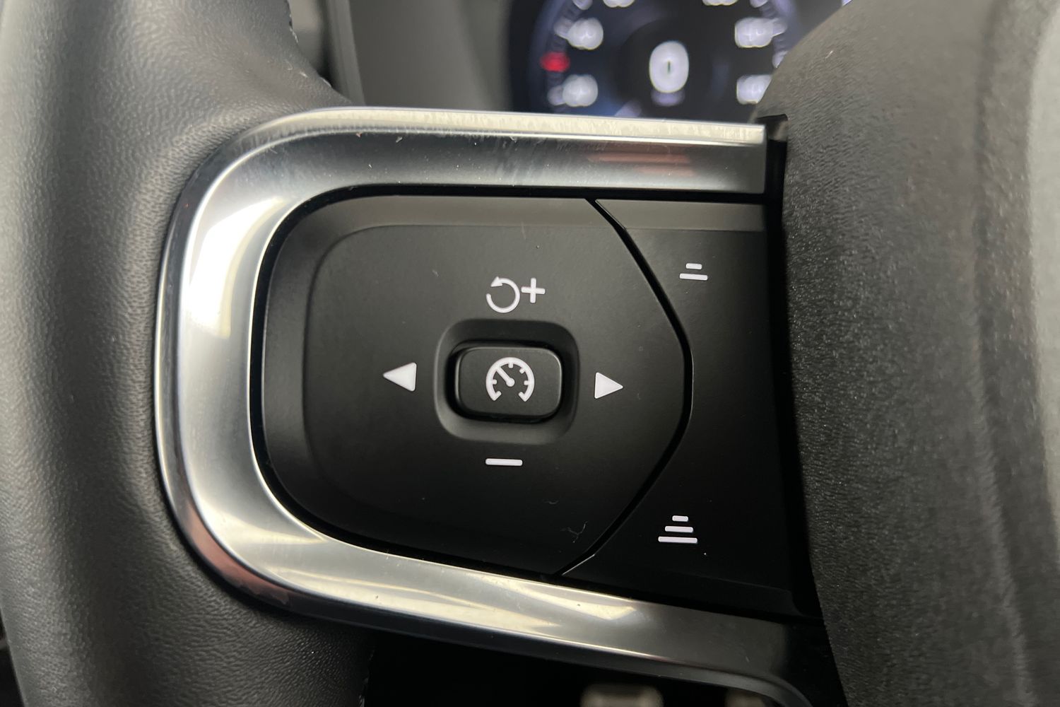 Used Volvo XC40 2021 for sale - 76796334: Photo 11