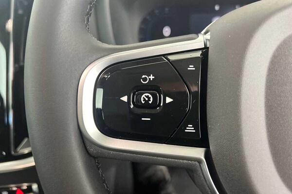 Used Volvo V60 2025 for sale - 75439806: Photo 11