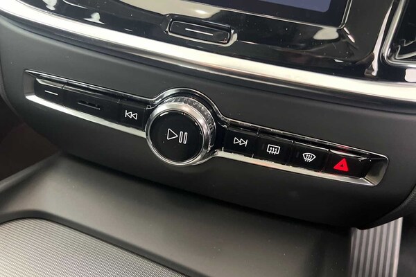 Used Volvo V60 2025 for sale - 75439806: Photo 14