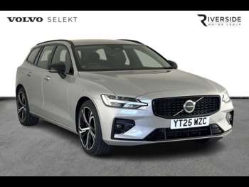 2025 - Plus, B4 Mild hybrid, Petrol, Dark 5-Door