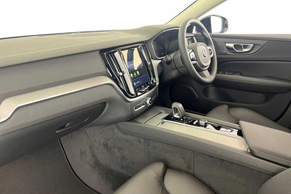 Used Volvo V60 2025 for sale - 75439806: Photo 2