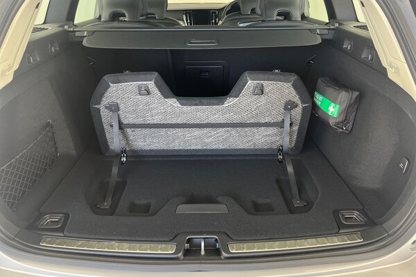 Used Volvo V60 2025 for sale - 75439806: Photo 37
