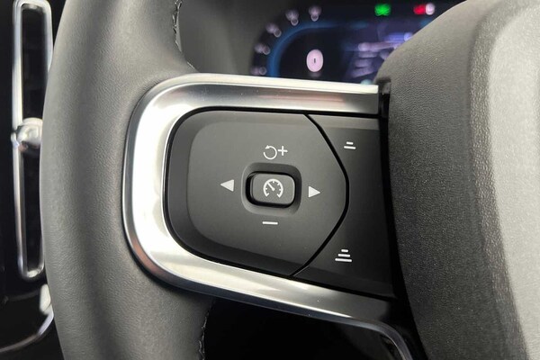 Used Volvo XC40 2024 for sale - 75439730: Photo 11