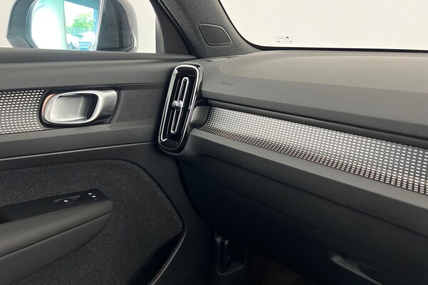 Used Volvo XC40 2024 for sale - 75439730: Photo 31