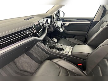 Used Volkswagen Touareg 2019 for sale - 77285710: Photo