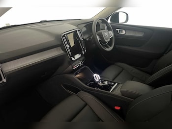 Used Volvo XC40 2025 for sale - 76221779: Photo