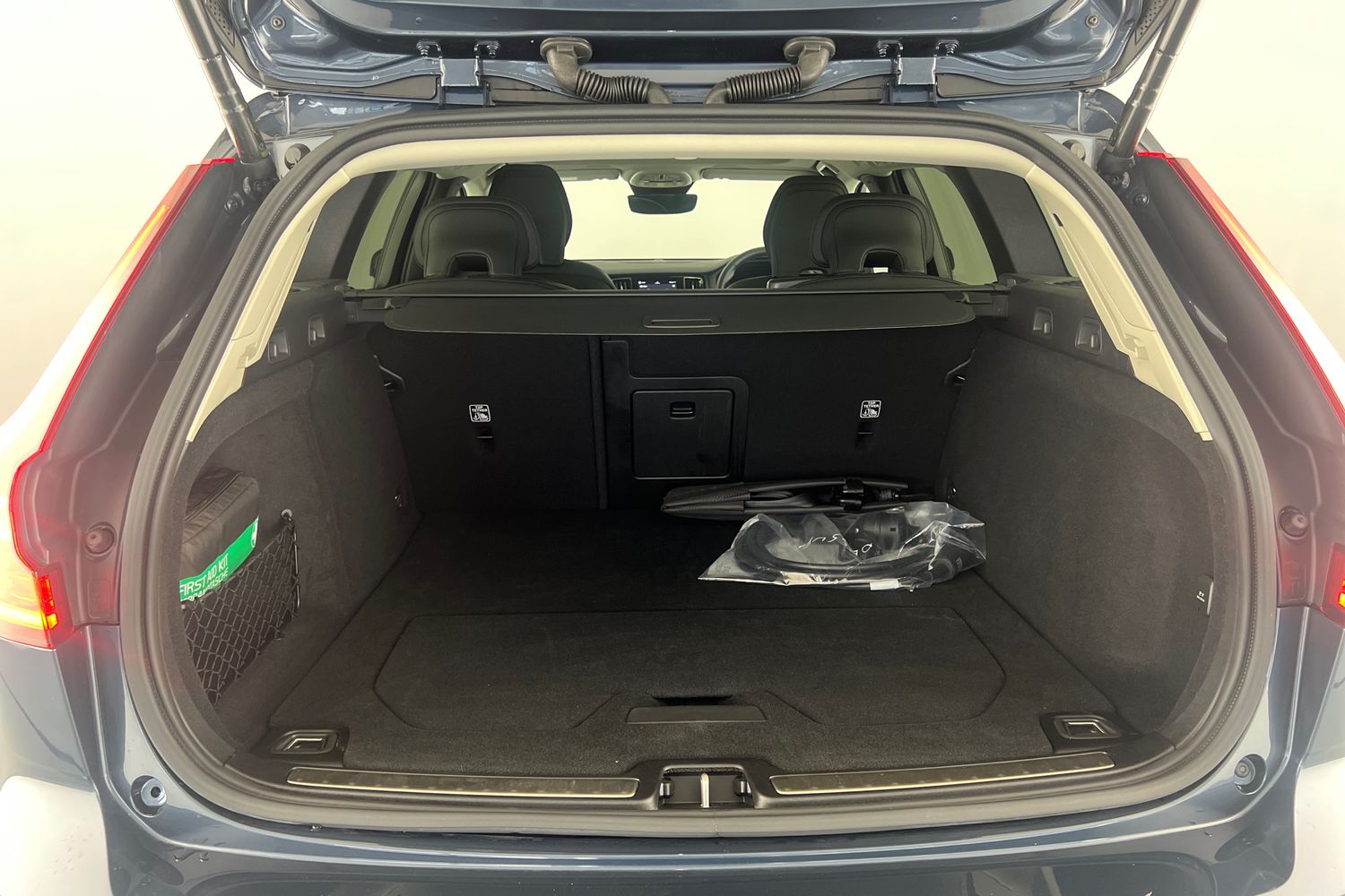 Used Volvo V60 2025 for sale - 77504285: Photo 8