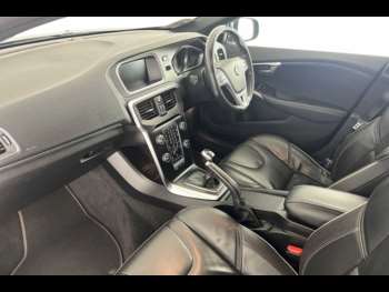 Used Volvo V40 2019 for sale - 74997352: Photo