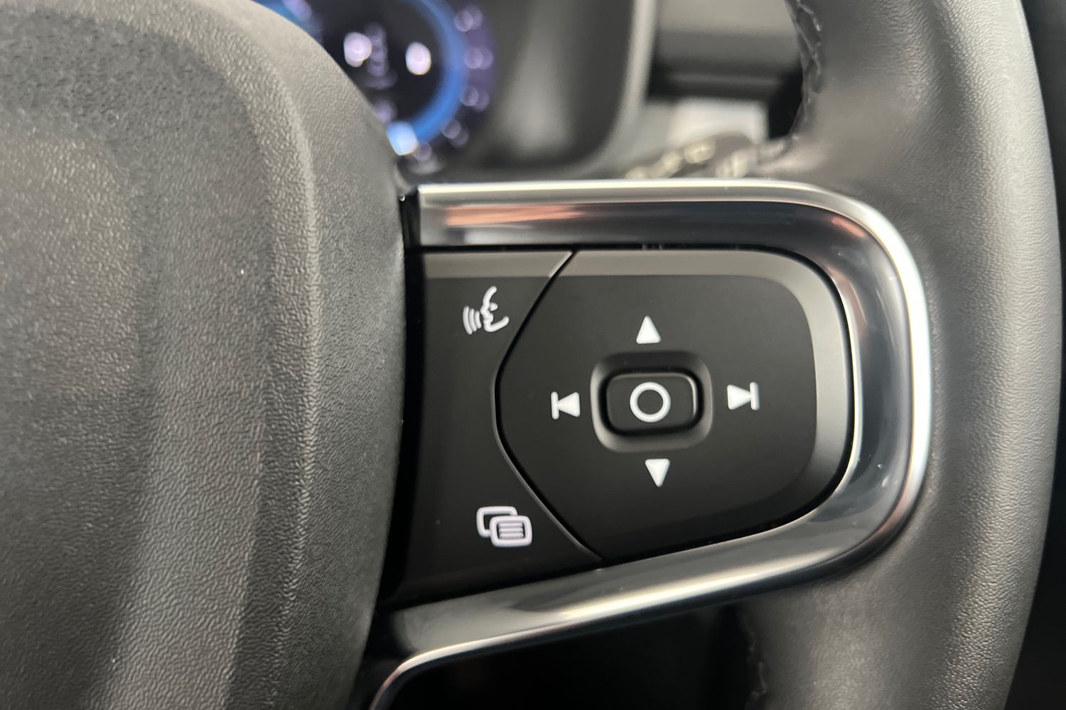 Used Volvo XC40 2022 for sale - 76630249: Photo 12