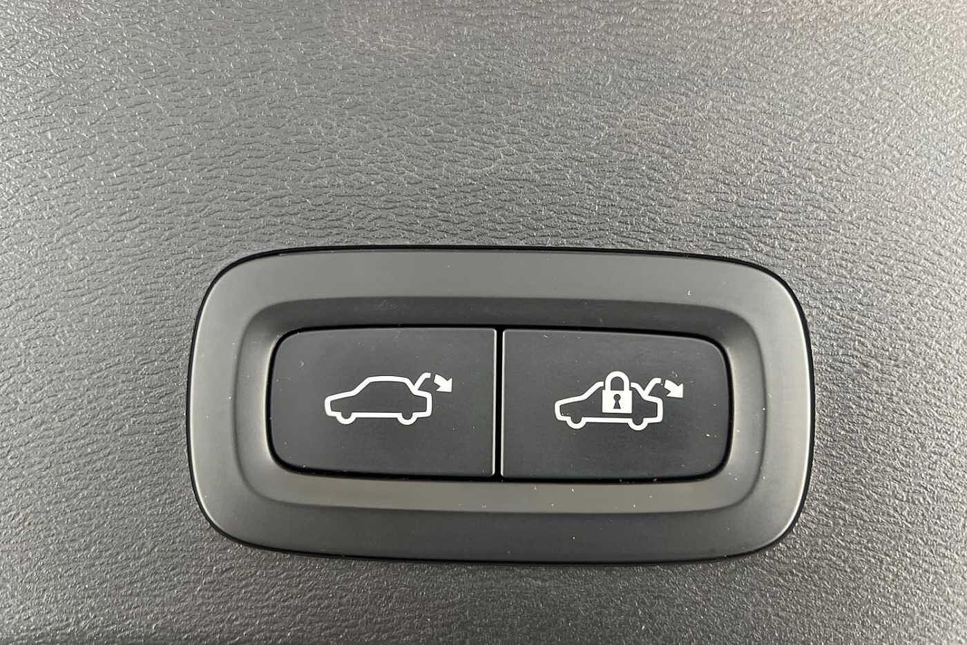 Used Volvo XC40 2022 for sale - 76630249: Photo 22