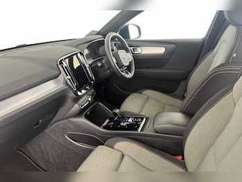 Used Volvo XC40 2022 for sale - 76630249: Photo