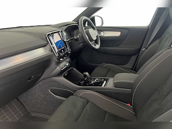Used Volvo XC40 2026 for sale - 79297205: Photo