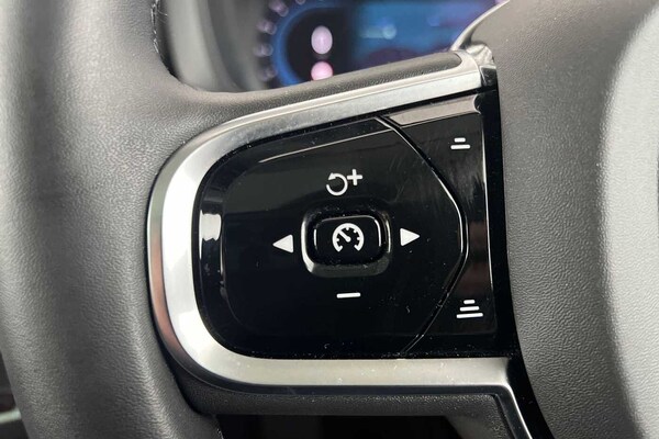 Used Volvo XC60 2023 for sale - 75653010: Photo 11