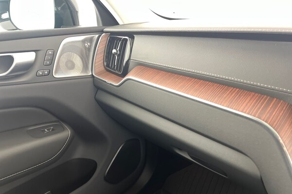 Used Volvo XC60 2023 for sale - 75653010: Photo 36