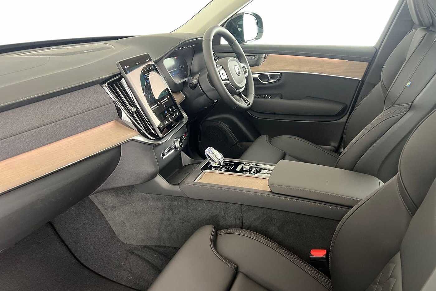 Used Volvo XC90 2025 for sale - 77035857: Photo 2