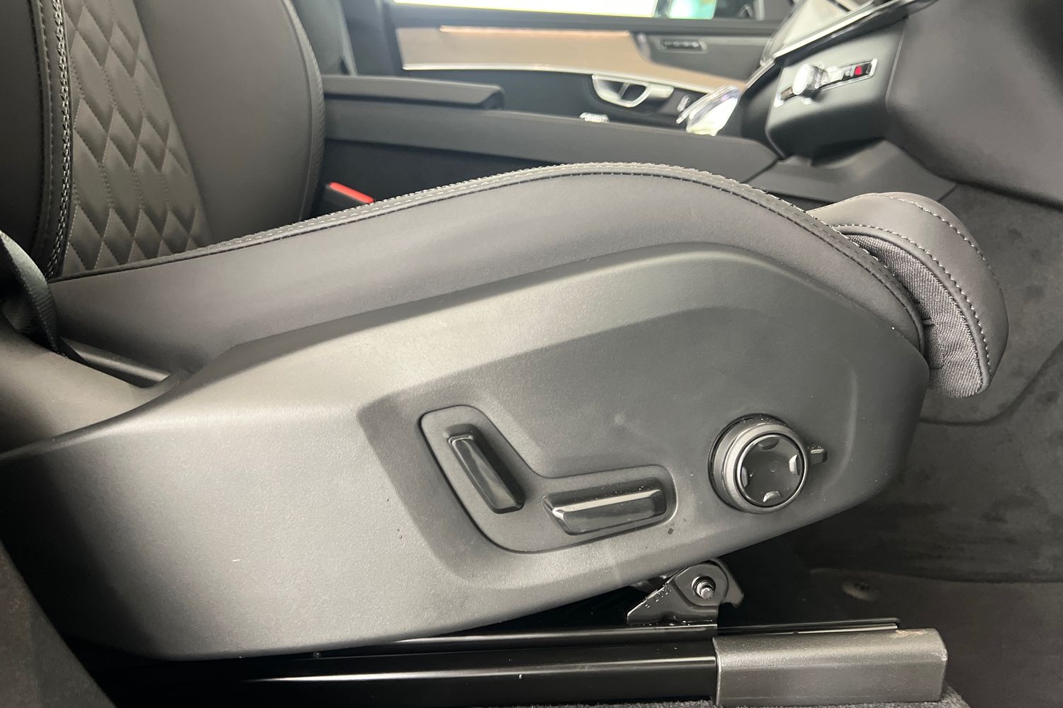 Used Volvo XC90 2025 for sale - 77035857: Photo 33