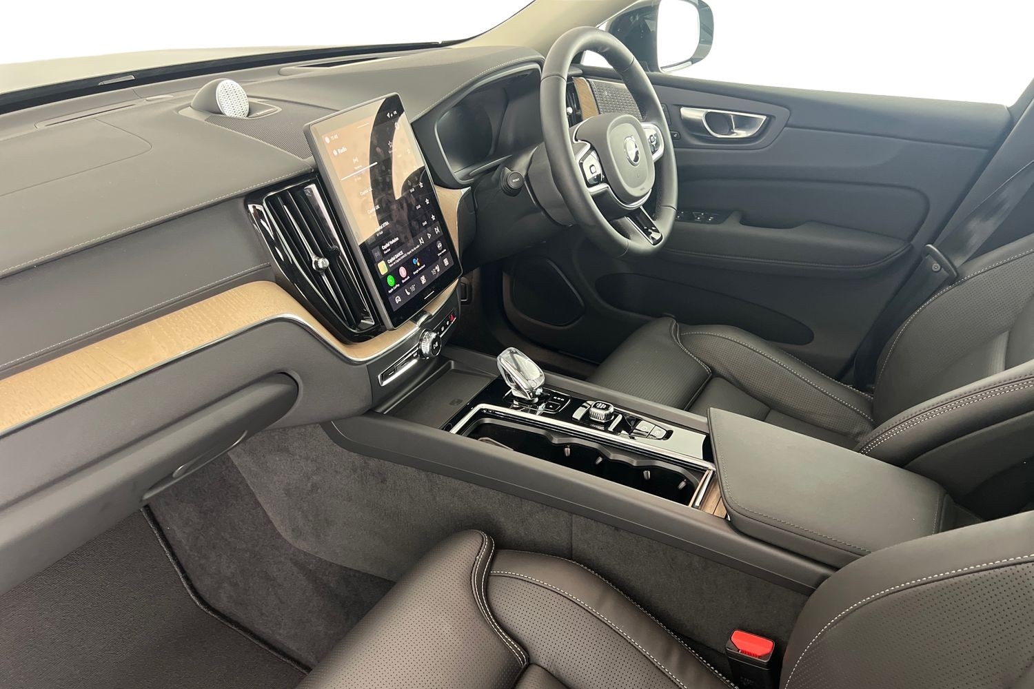 Used Volvo XC60 2025 for sale - 77797786: Photo 2