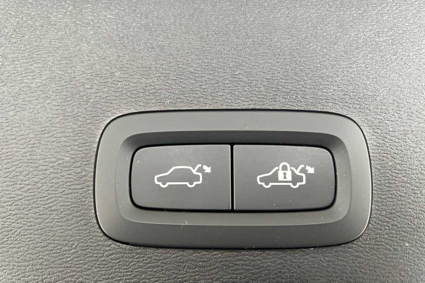 Used Volvo XC40 2022 for sale - 76130894: Photo 21