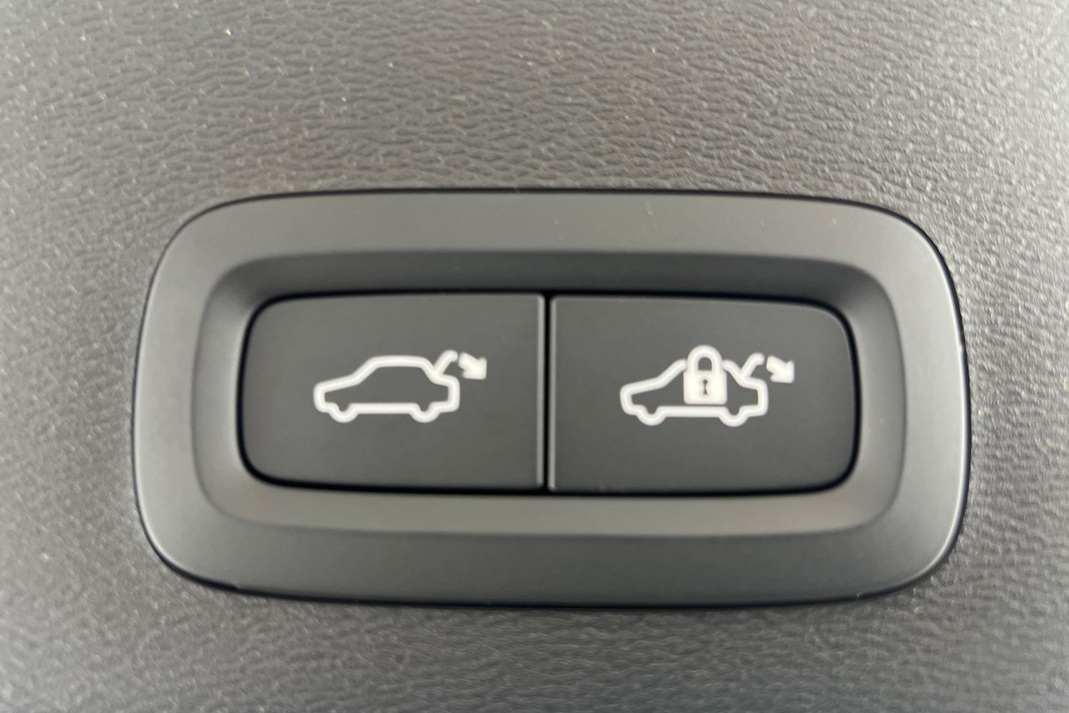 Used Volvo XC40 2025 for sale - 76614942: Photo 22