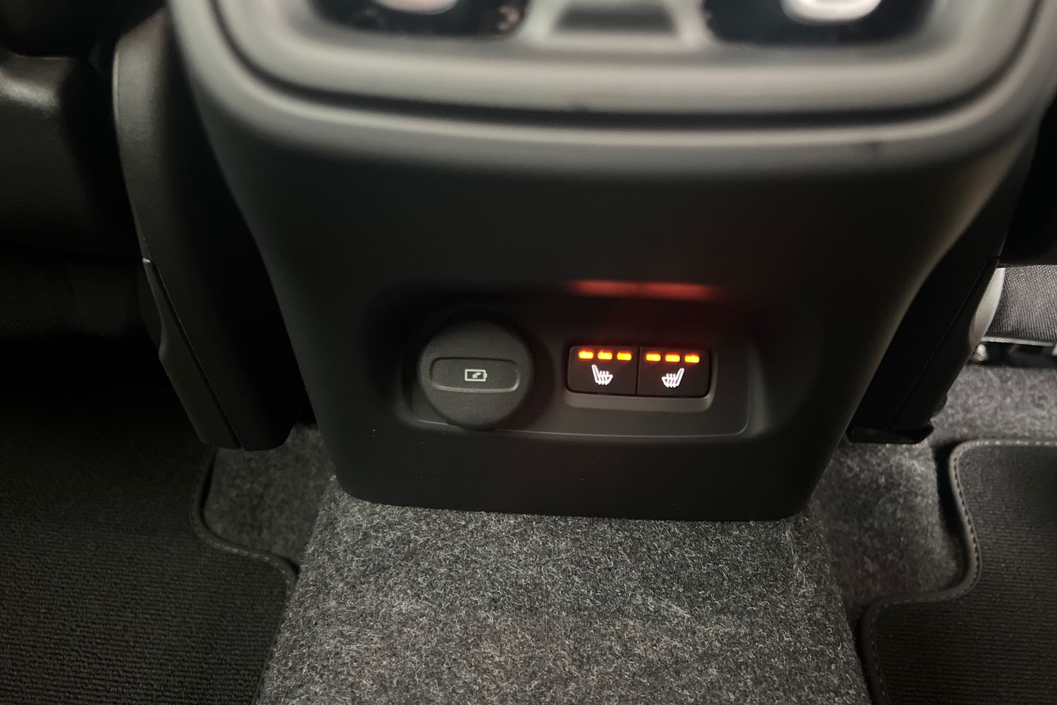 Used Volvo XC40 2025 for sale - 76614942: Photo 28