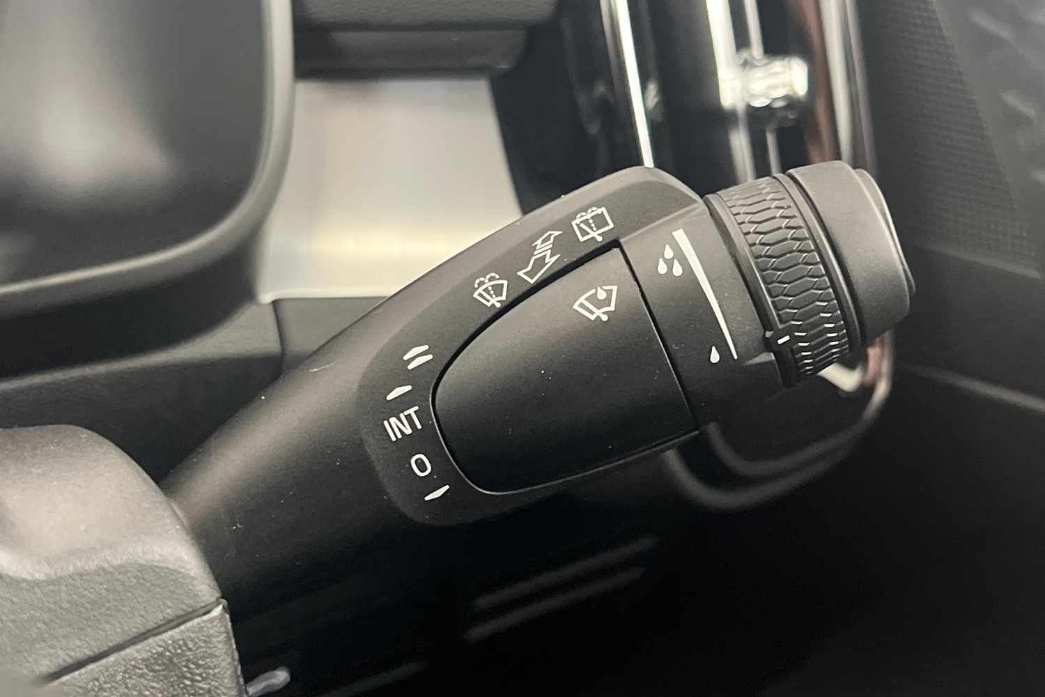 Used Volvo XC40 2025 for sale - 76614942: Photo 33