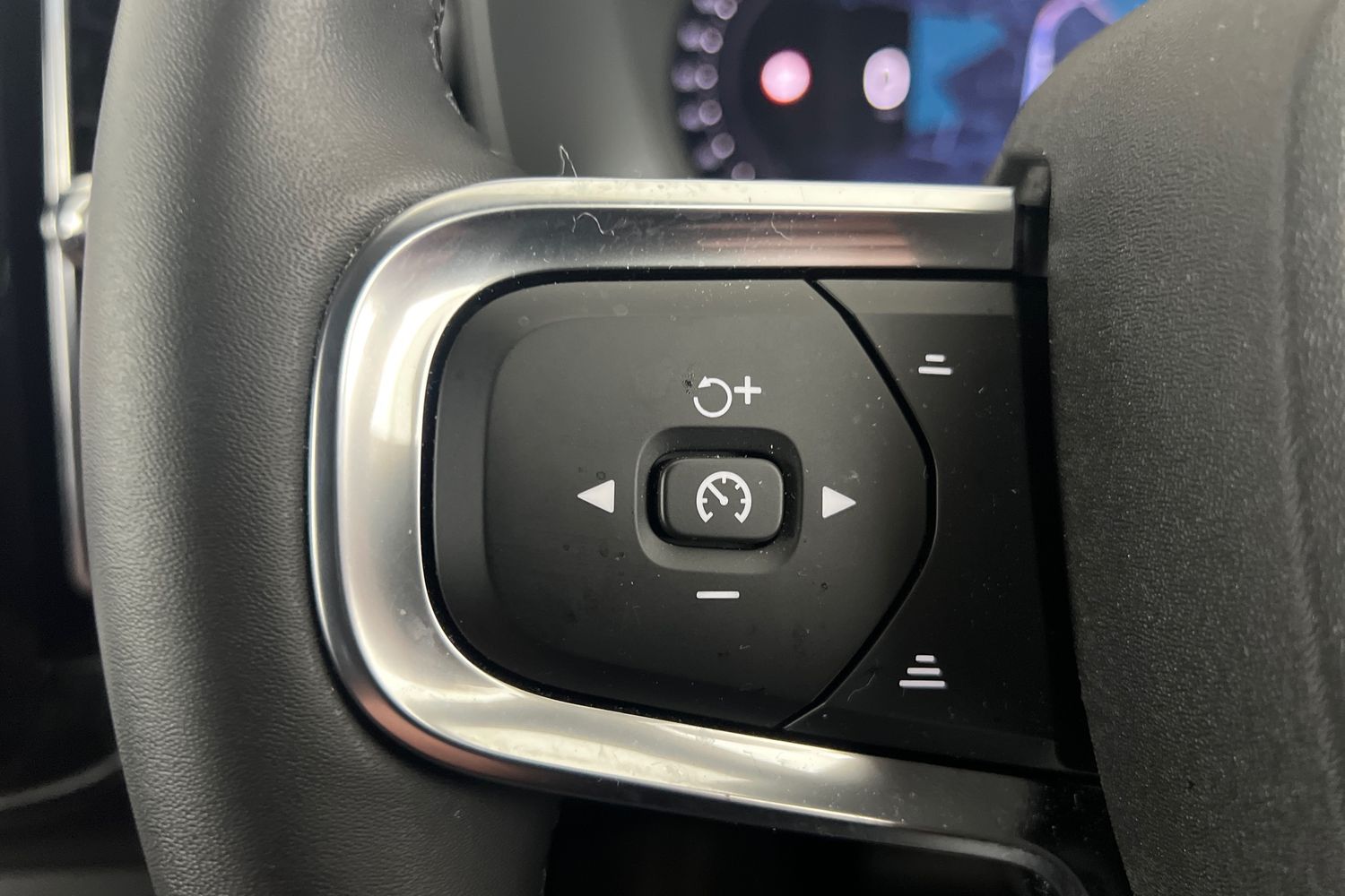 Used Volvo XC40 2025 for sale - 77285707: Photo 11