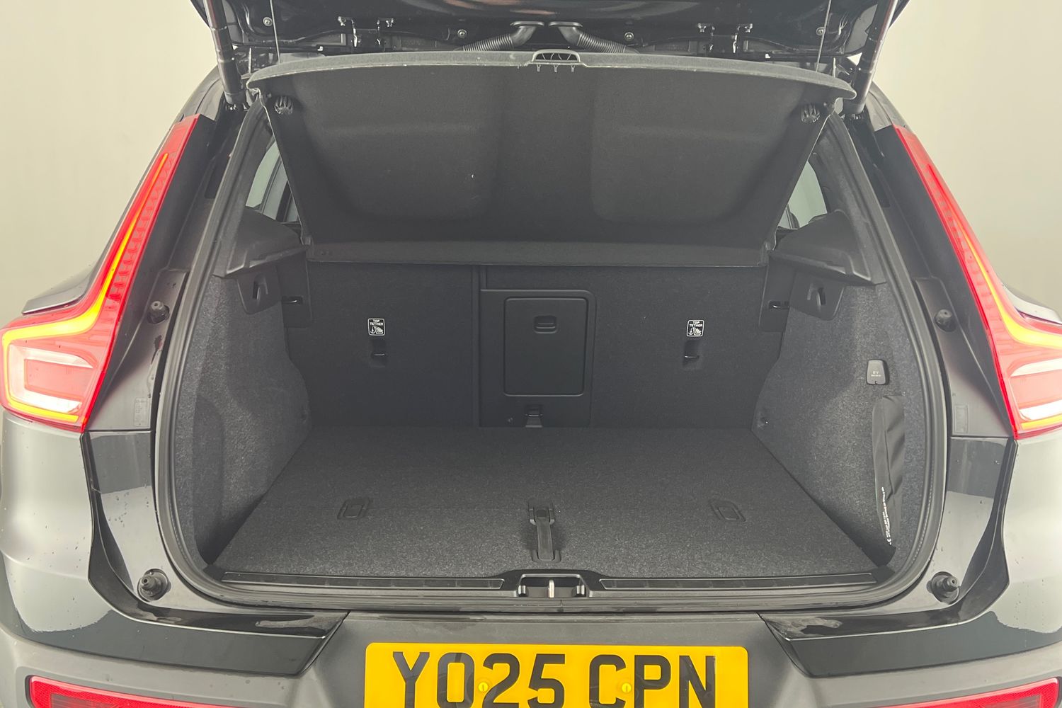 Used Volvo XC40 2025 for sale - 77285707: Photo 8