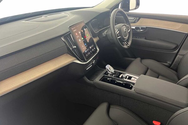 Used Volvo XC90 2025 for sale - 75439940: Photo 2