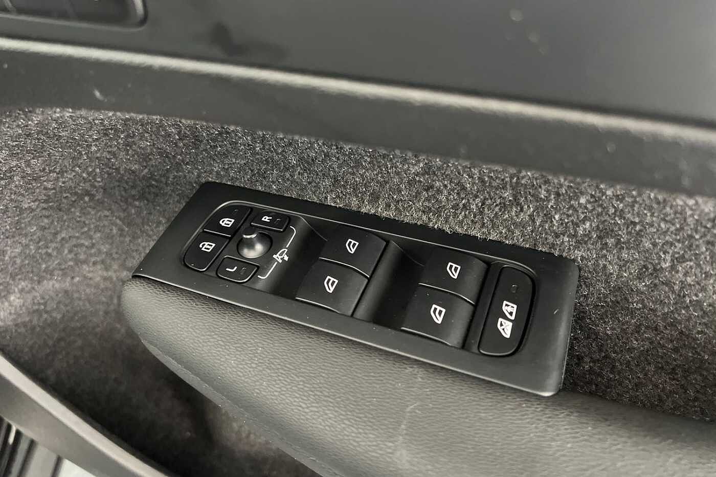 Used Volvo XC40 2024 for sale - 76556908: Photo 29