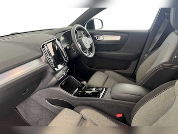 Used Volvo XC40 2024 for sale - 76556908: Photo