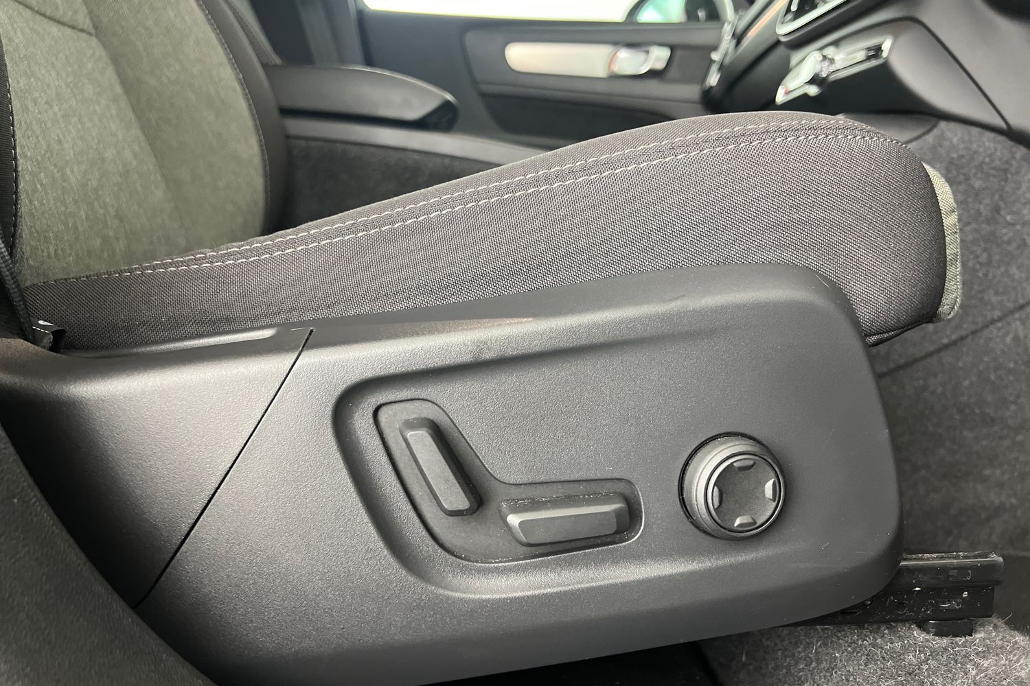 Used Volvo XC40 2024 for sale - 76556908: Photo 30