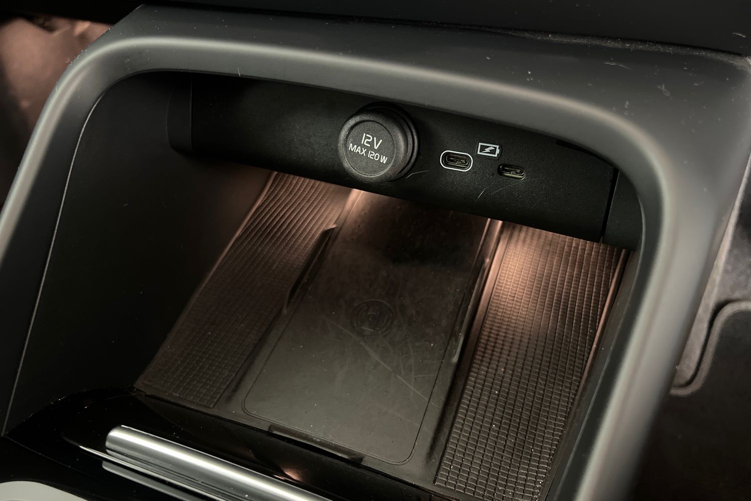 Used Volvo XC40 2024 for sale - 76556908: Photo 31