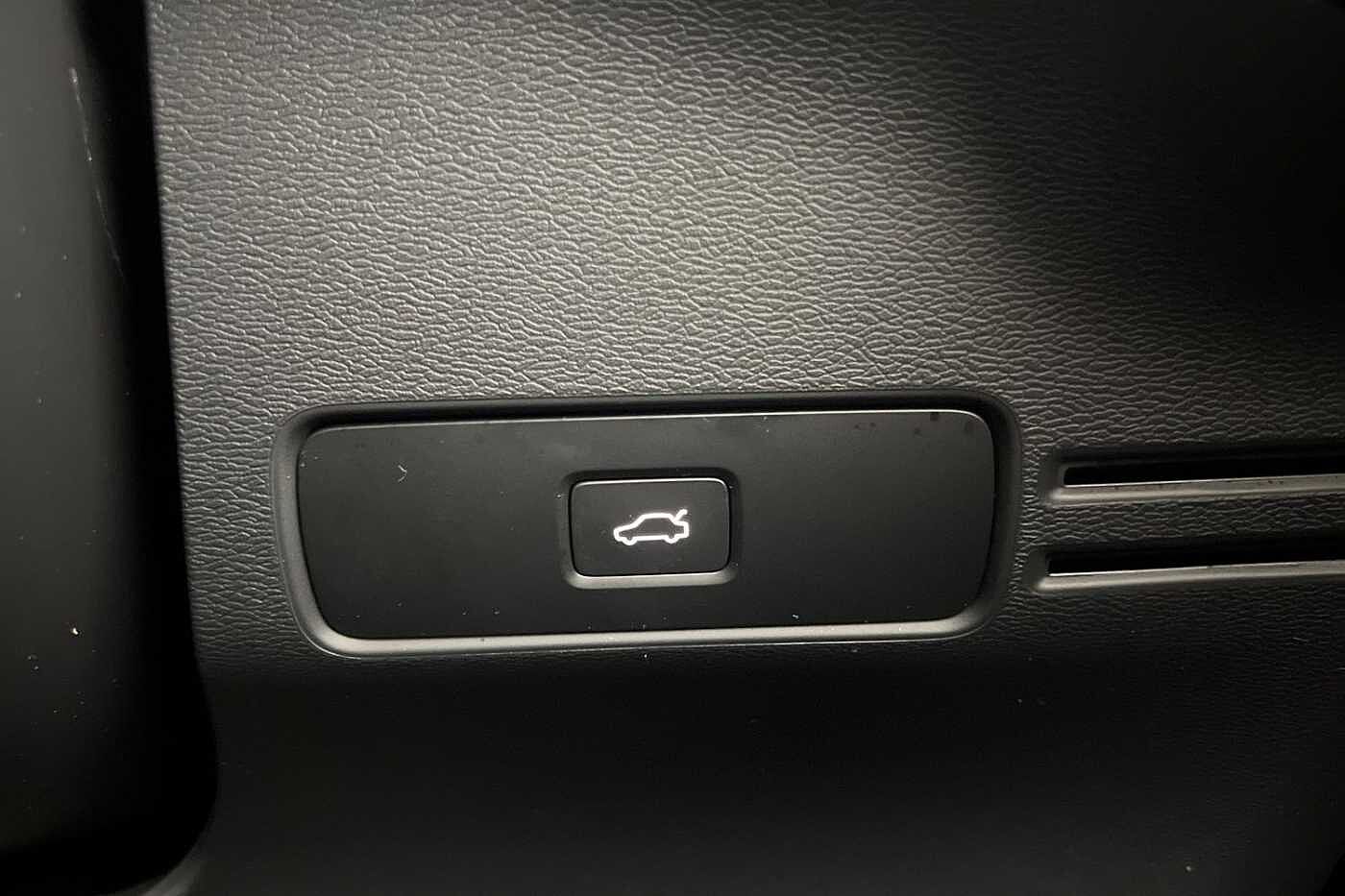 Used Volvo XC40 2024 for sale - 76556908: Photo 37