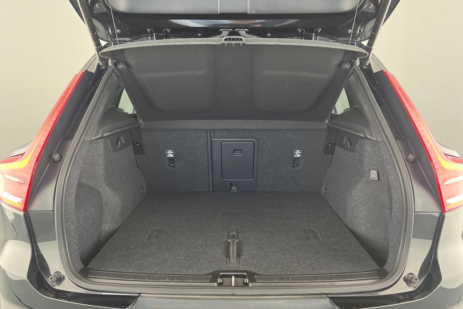 Used Volvo XC40 2024 for sale - 76556908: Photo 8