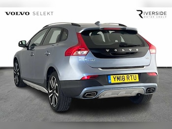 Used Volvo V40 2018 for sale - 75910597: Photo