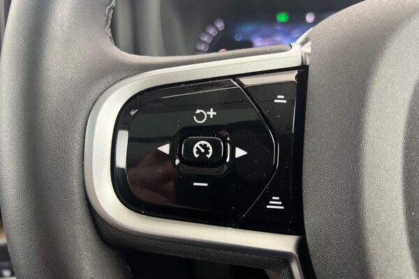 Used Volvo XC60 2025 for sale - 75440042: Photo 11
