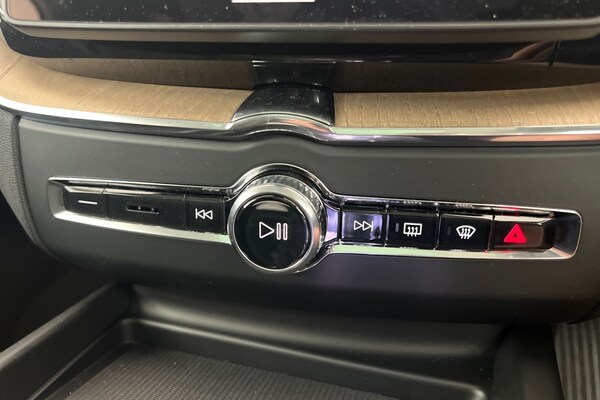 Used Volvo XC60 2025 for sale - 75440042: Photo 14