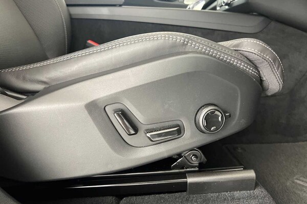Used Volvo XC60 2025 for sale - 75440042: Photo 31
