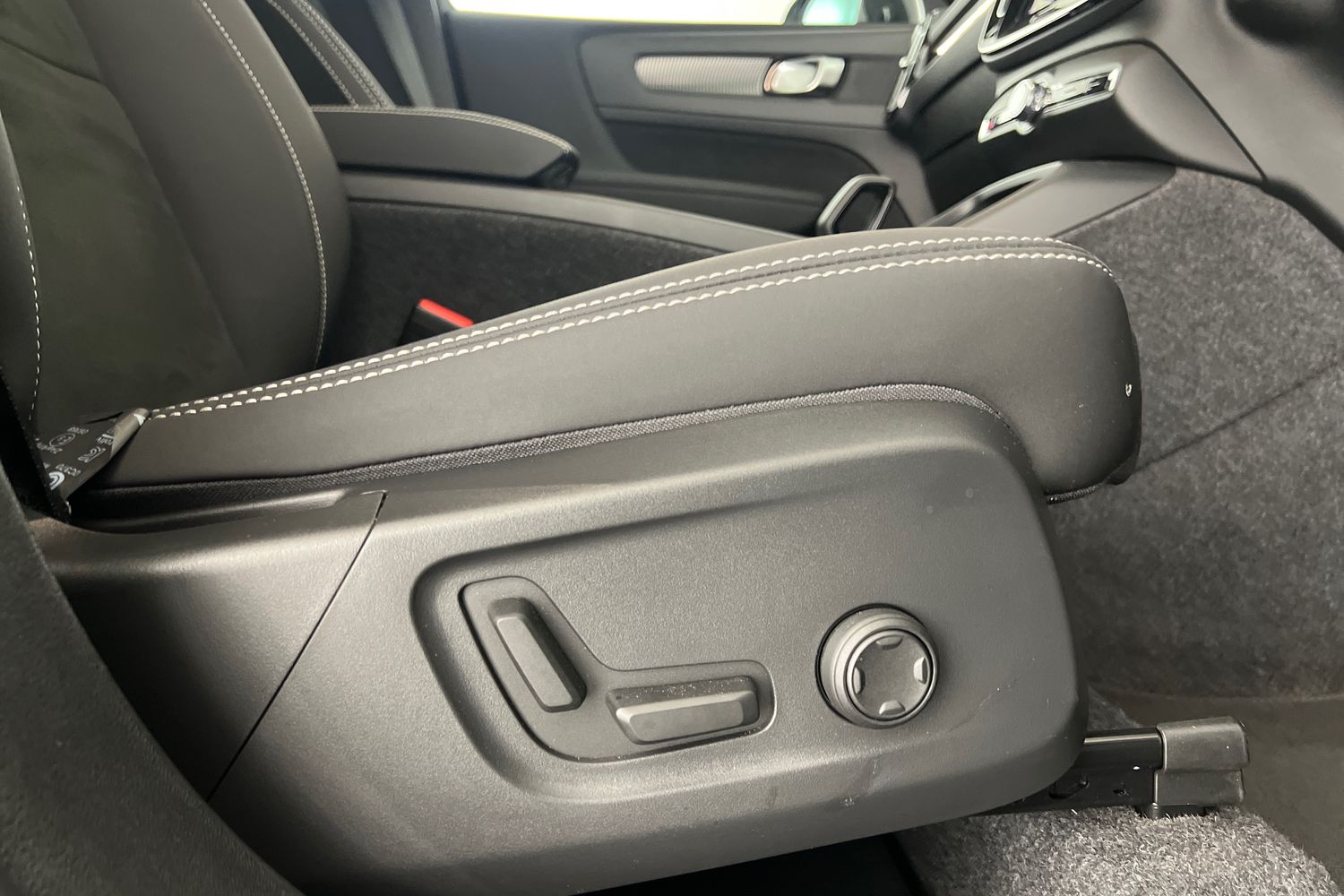 Used Volvo XC40 2025 for sale - 77005235: Photo 31